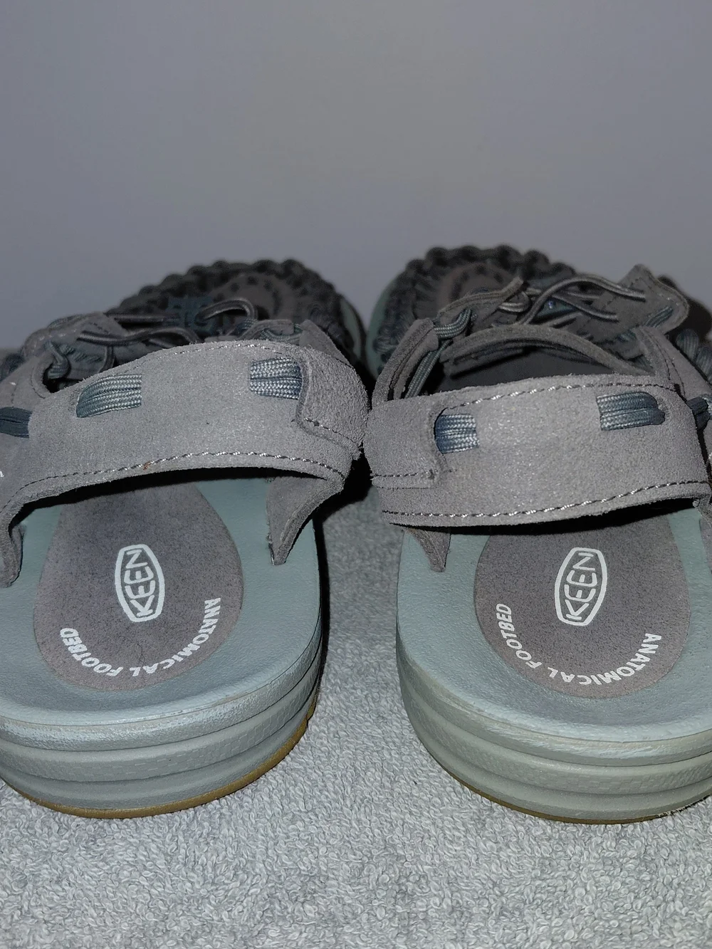 KEEN Men’s Grey Uneek Lace-Up Sandals